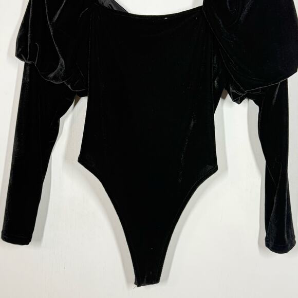 A.Calin by Flying Tomato Bodysuit Sz Medium Black Velvet Square Neck Puff Sleeve - Picture 4 of 10